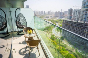 Elegant 1BR Retreat with Rooftop Pool in JVC